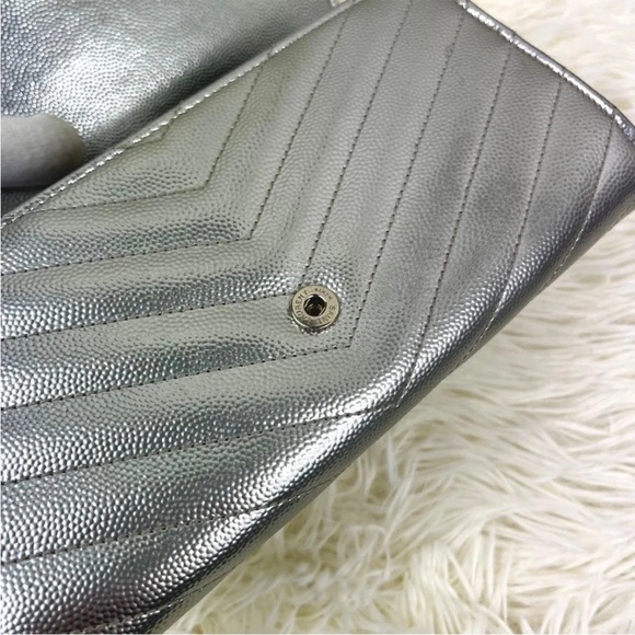Saint Laurent Metallic Silver Wallet - Picture 9 of 12